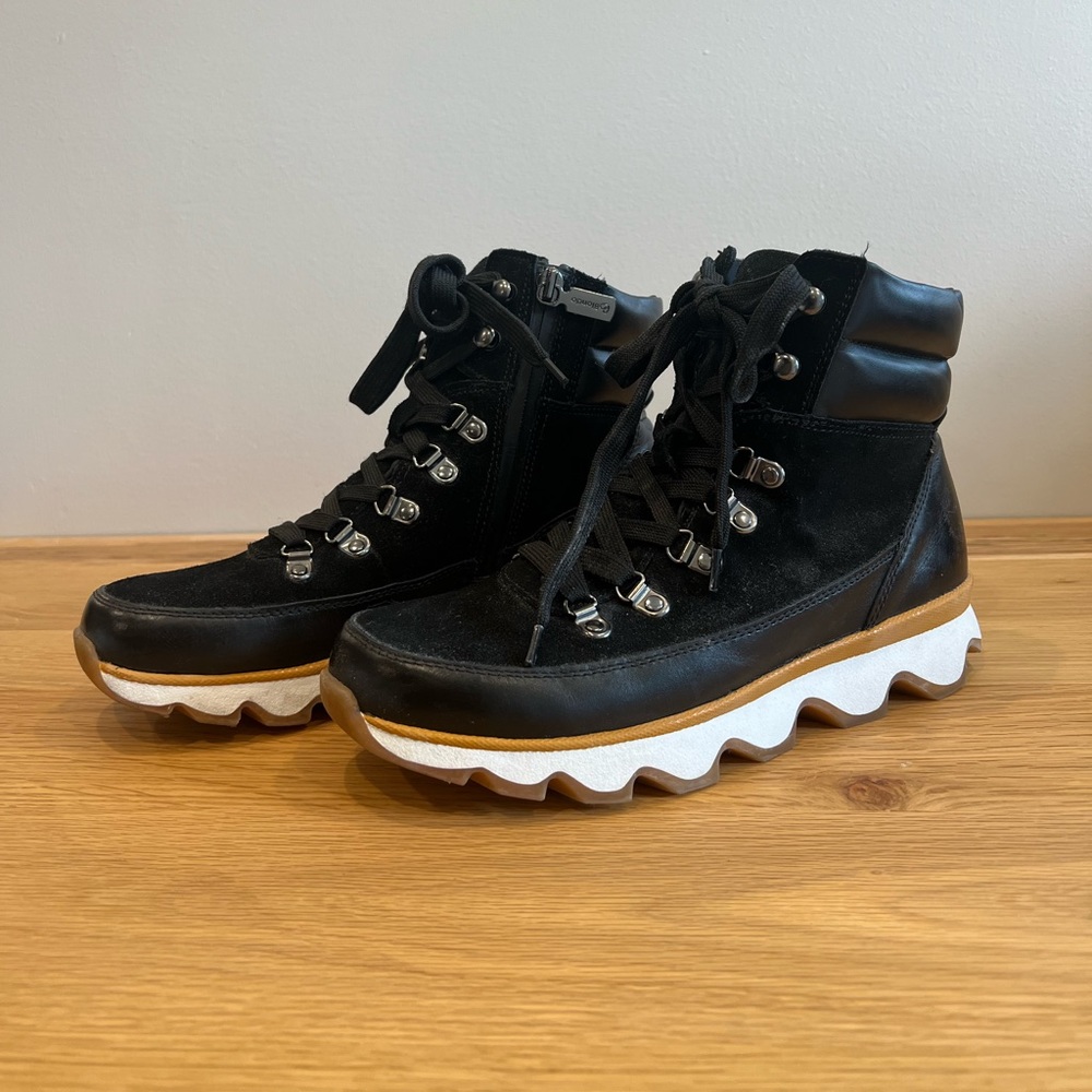 Blondo Shaker Waterproof Suede Boot Black Size 7.5